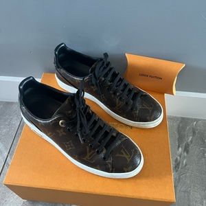 Authentic Louis vitton shoes